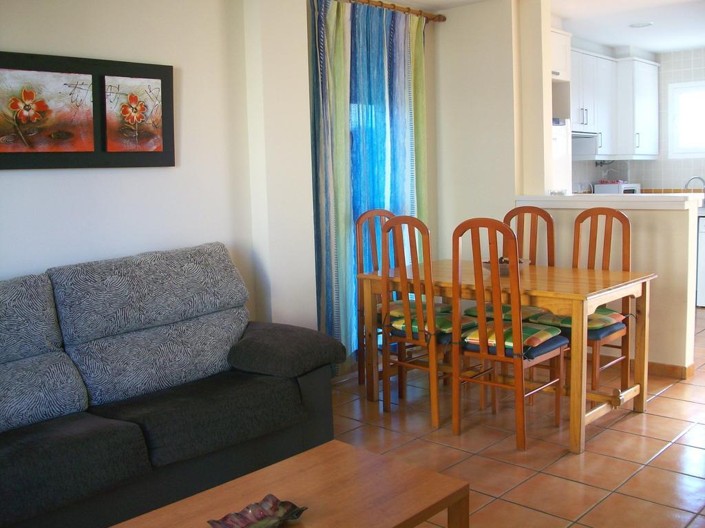 Apartamentos Par Tres - Oliva Nova Kamer foto