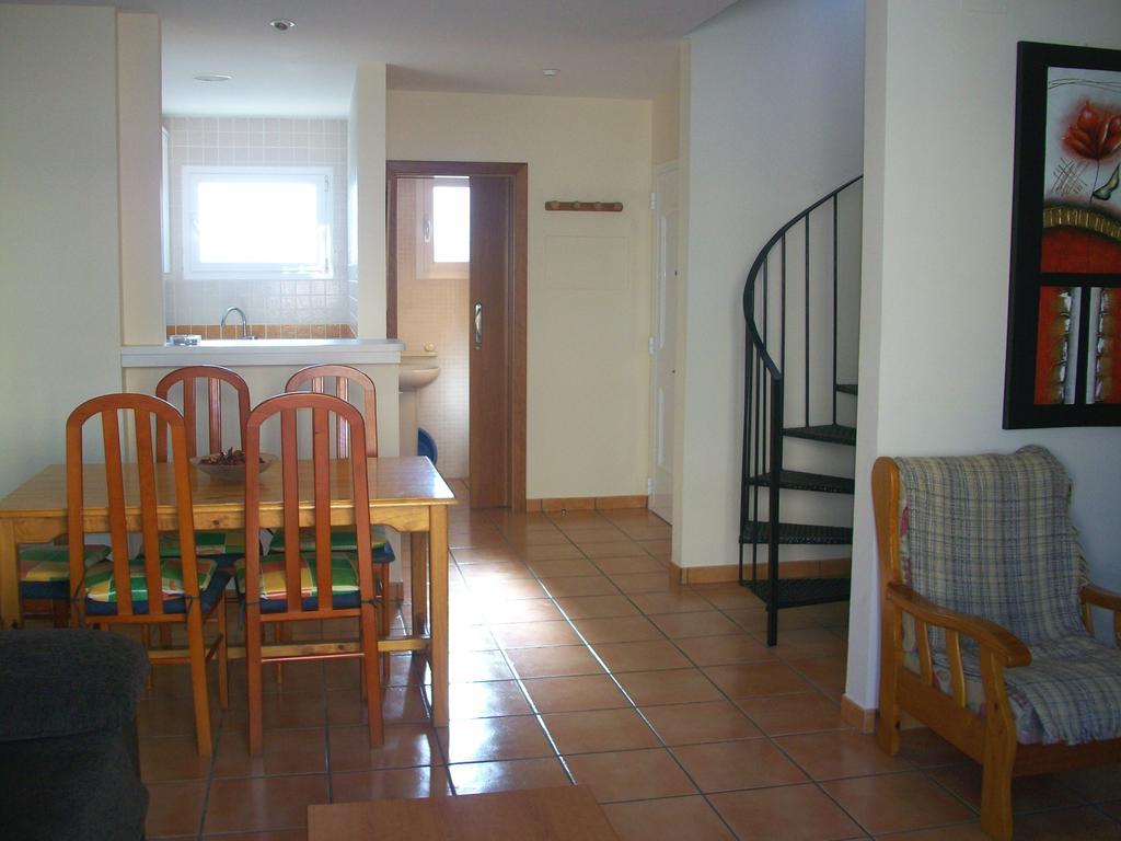 Apartamentos Par Tres - Oliva Nova Kamer foto